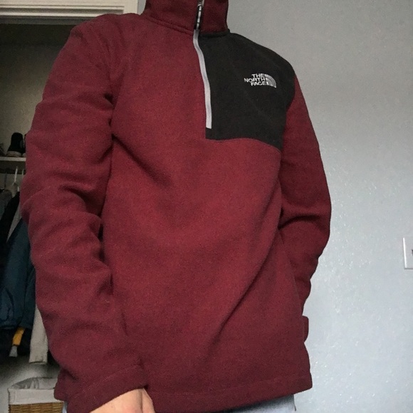 The North Face Sweater Burgundy Size Small - Picture 3 of 4